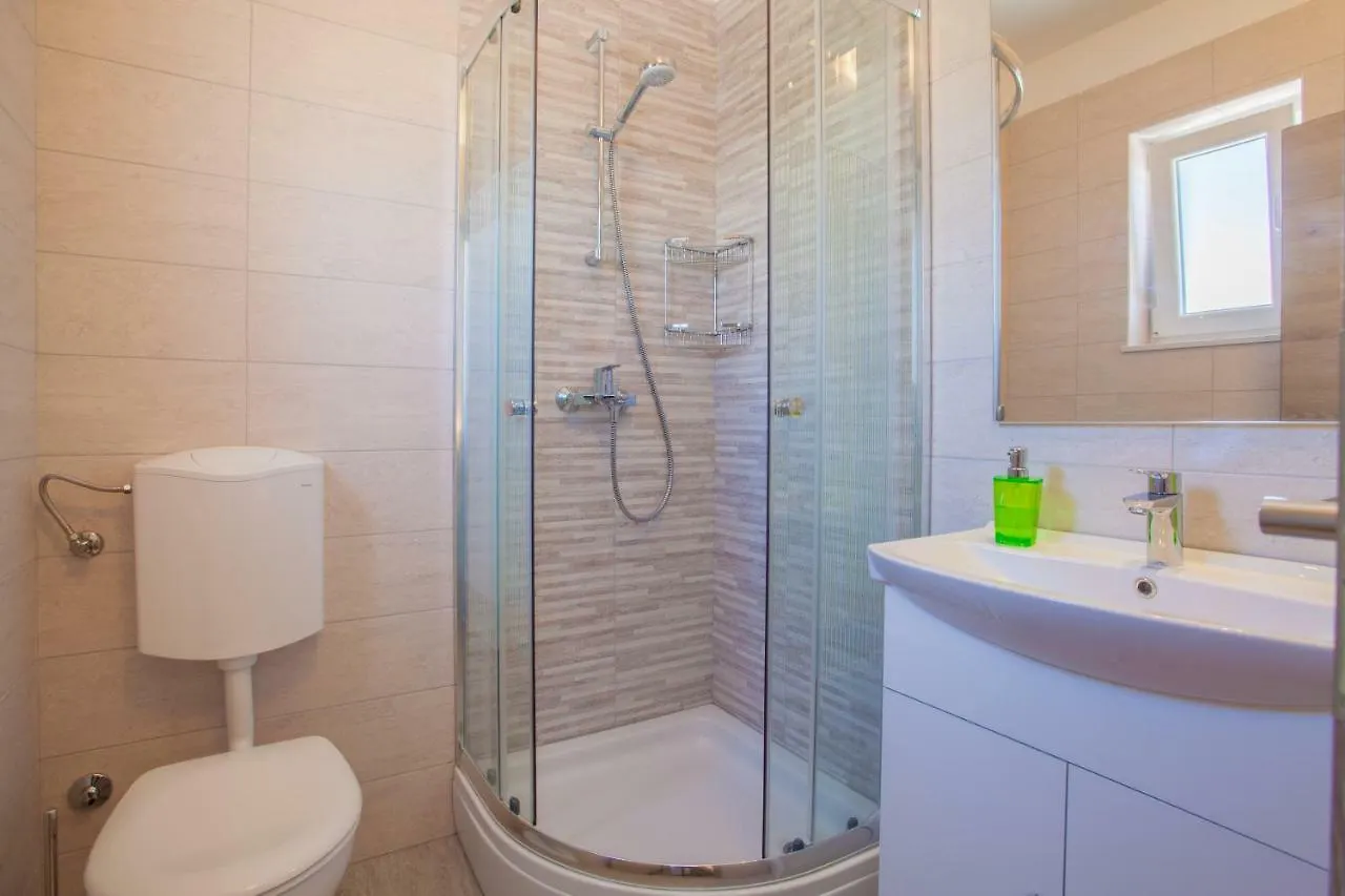 Guest house Room Elelina Cres
