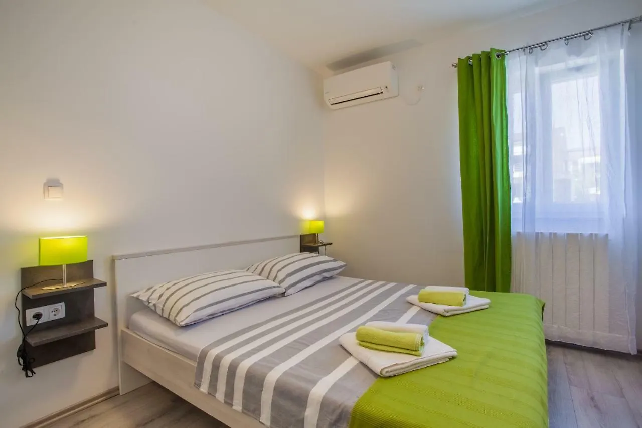 Room Elelina contacts